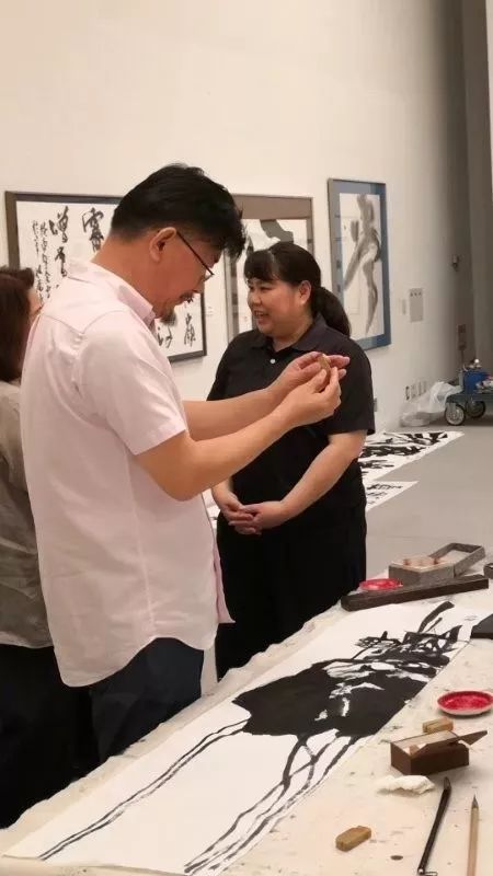 “安徽——高知”友城缔结25周年书画展在日本高知举办(图7) “安徽——高知”友城缔结25周年书画展在日本高知举办(图7)