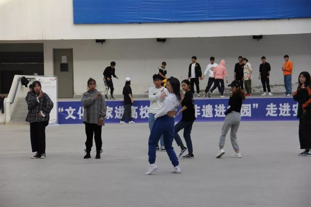 用1.jpg 文艺名家进高校——省文联文艺小分队走进安徽理工大学(图17)