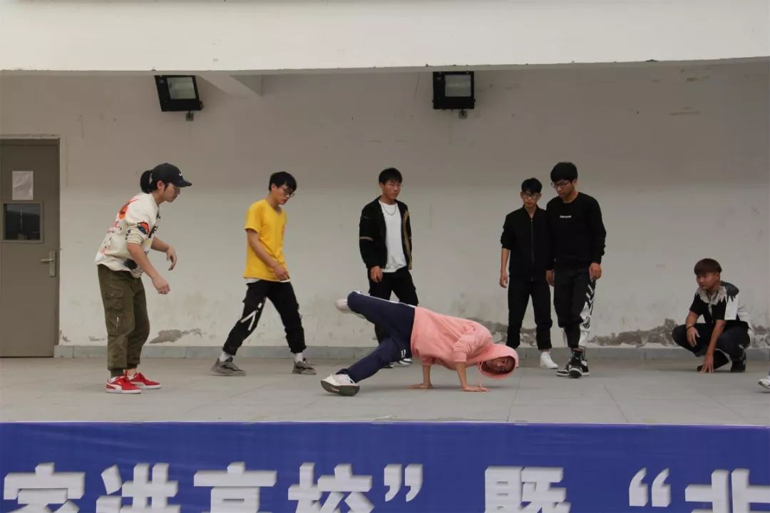 文艺名家进高校——省文联文艺小分队走进安徽理工大学(图18) 文艺名家进高校——省文联文艺小分队走进安徽理工大学(图18)