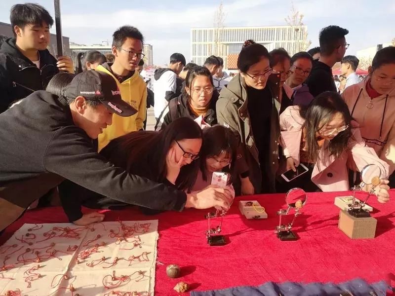 文艺名家进高校——省文联文艺小分队走进安徽理工大学(图23) 文艺名家进高校——省文联文艺小分队走进安徽理工大学(图23)