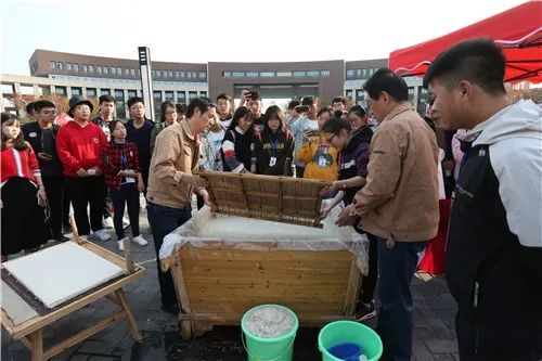 文艺名家进高校——省文联文艺小分队走进安徽理工大学(图24) 文艺名家进高校——省文联文艺小分队走进安徽理工大学(图24)