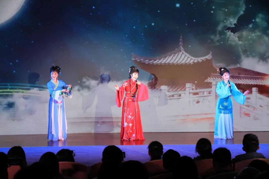 文艺名家进高校——省文联文艺小分队走进安徽理工大学(图30) 文艺名家进高校——省文联文艺小分队走进安徽理工大学(图30)