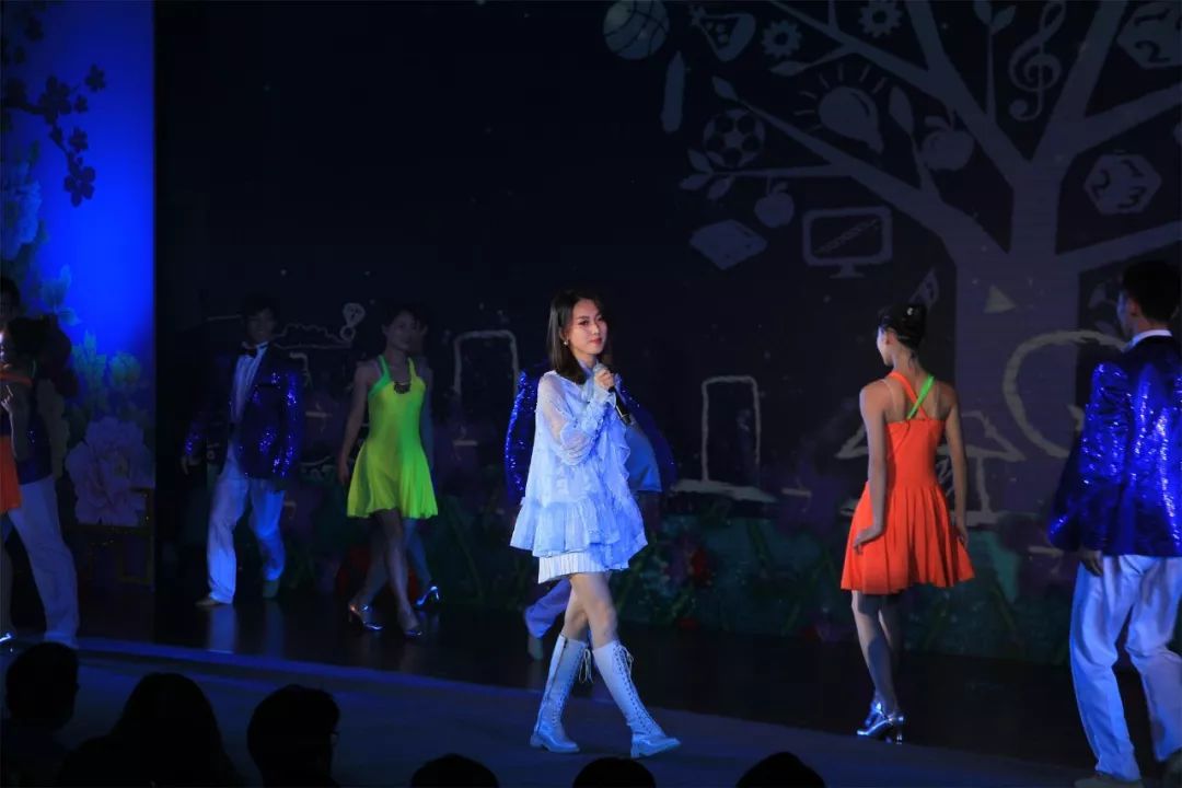 文艺名家进高校——省文联文艺小分队走进安徽理工大学(图35) 文艺名家进高校——省文联文艺小分队走进安徽理工大学(图35)