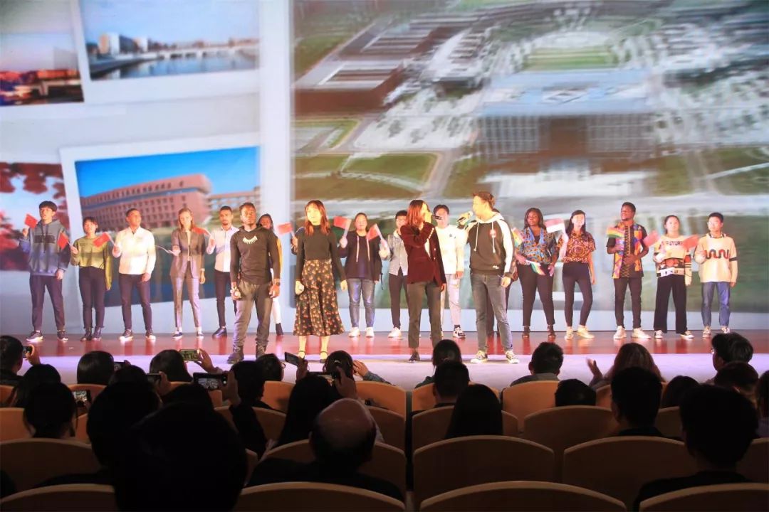 文艺名家进高校——省文联文艺小分队走进安徽理工大学(图39) 文艺名家进高校——省文联文艺小分队走进安徽理工大学(图39)