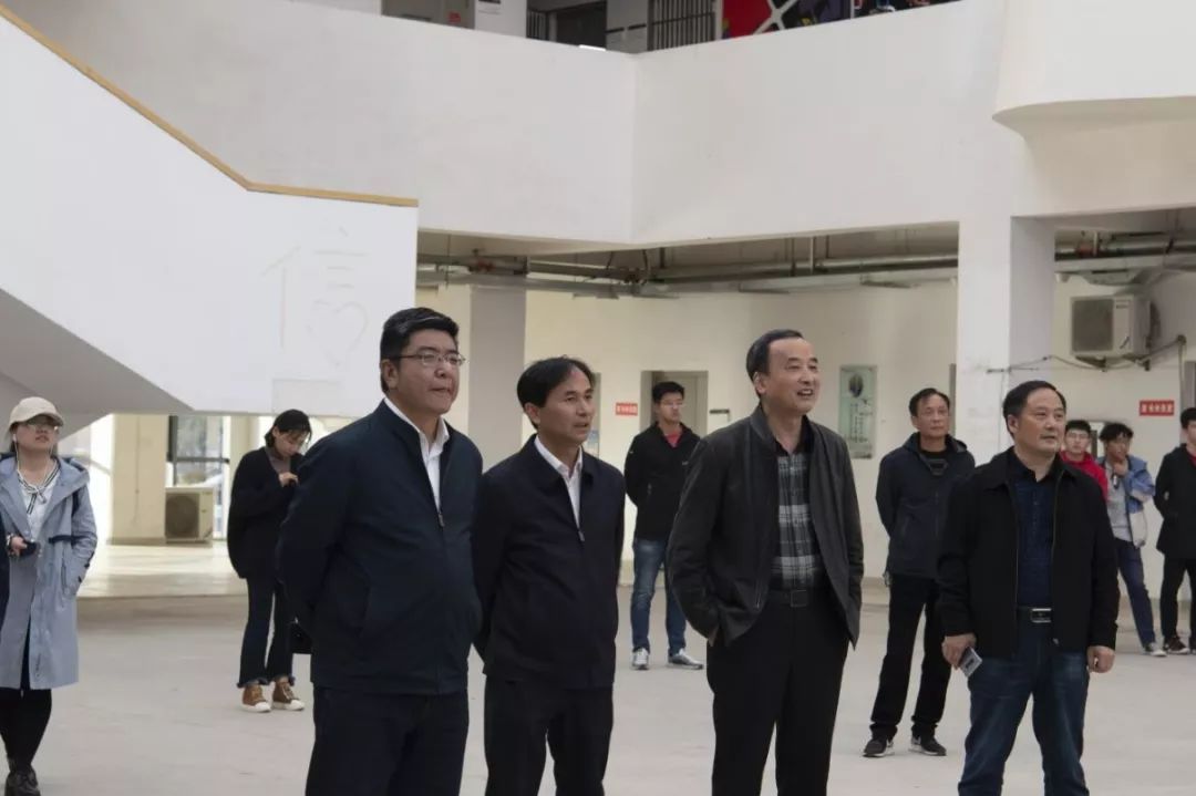 微信图片_20191117142425_看图王.jpg 文艺名家进高校——省文联文艺小分队走进安徽理工大学(图3)