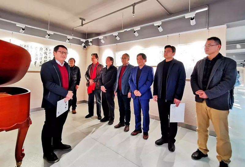 书法进校园,翰墨写精神 | 书以载道——吴雪、朱启超书法小品展走进中国科学技术大学(图1) 书法进校园,翰墨写精神 | 书以载道——吴雪、朱启超书法小品展走进中国科学技术大学(图1)