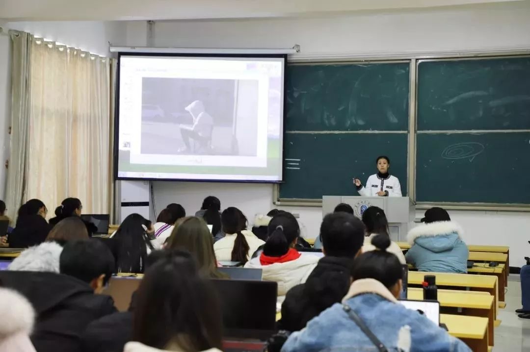 文艺名家进高校--省文联文艺小分队走进阜阳师范大学(图9) 文艺名家进高校--省文联文艺小分队走进阜阳师范大学(图9)