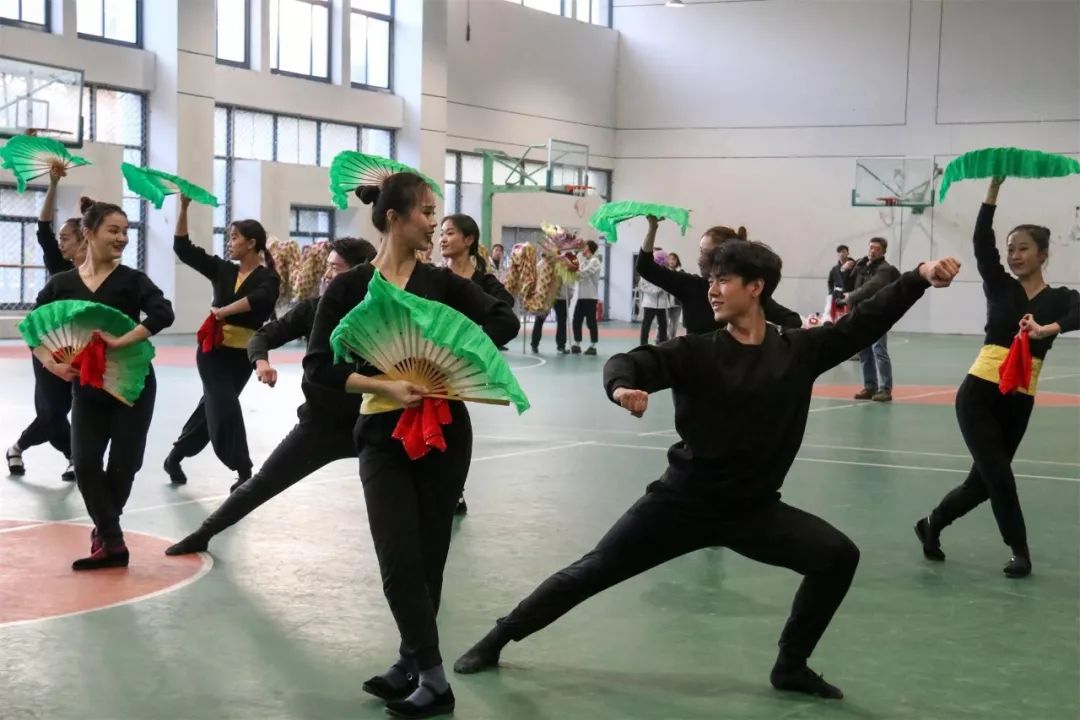 文艺名家进高校--省文联文艺小分队走进阜阳师范大学(图14) 文艺名家进高校--省文联文艺小分队走进阜阳师范大学(图14)