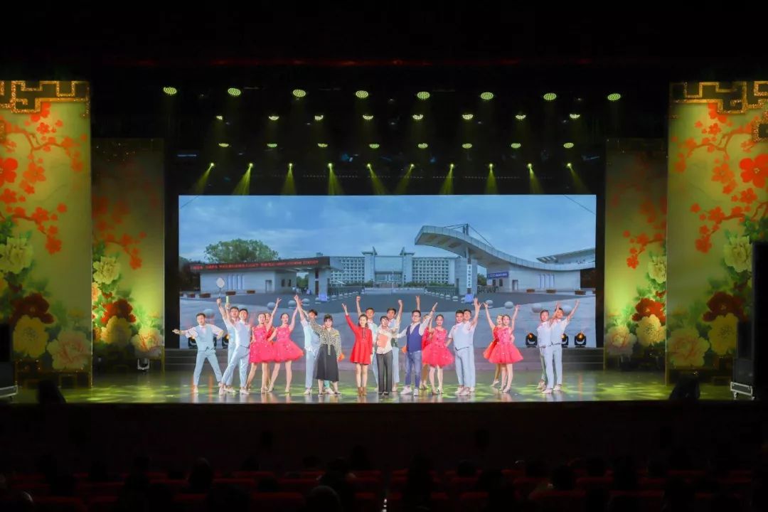 文艺名家进高校--省文联文艺小分队走进阜阳师范大学(图30) 文艺名家进高校--省文联文艺小分队走进阜阳师范大学(图30)