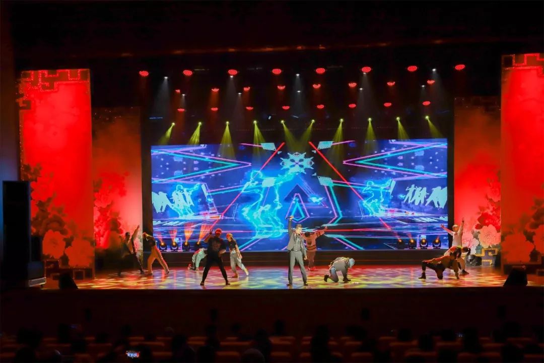 文艺名家进高校--省文联文艺小分队走进阜阳师范大学(图34) 文艺名家进高校--省文联文艺小分队走进阜阳师范大学(图34)