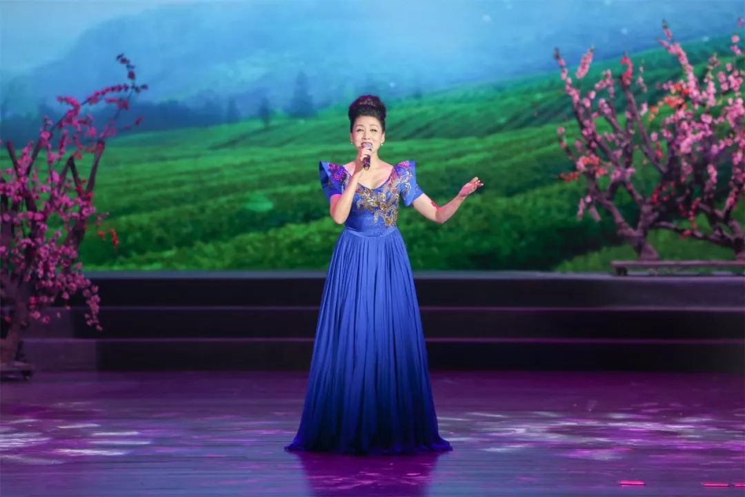 文艺名家进高校--省文联文艺小分队走进阜阳师范大学(图39) 文艺名家进高校--省文联文艺小分队走进阜阳师范大学(图39)