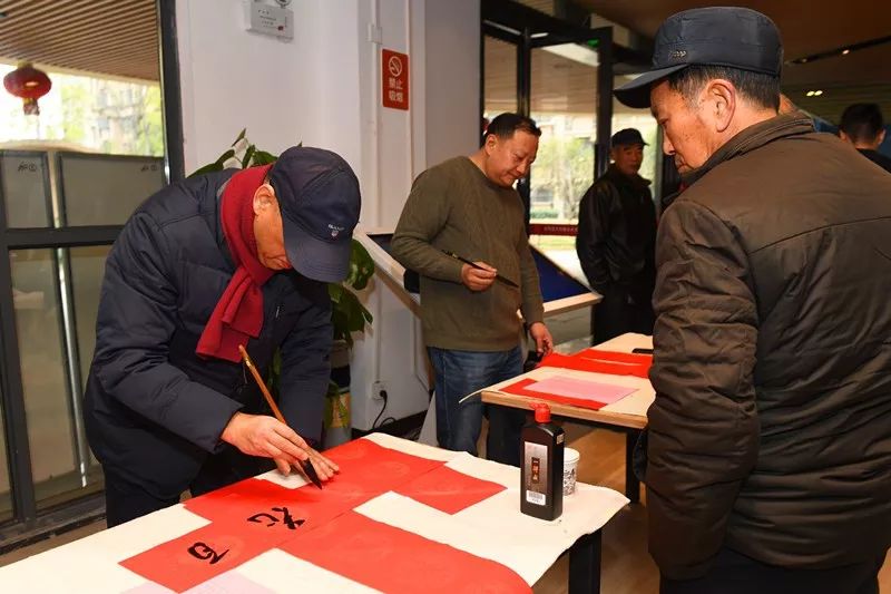 安徽省书法家协会积极开展2020年“我们的中国梦”——文化进万家、暨“同心同书·祖国新春好”送万福进万家活动(图19) 安徽省书法家协会积极开展2020年“我们的中国梦”——文化进万家、暨“同心同书·祖国新春好”送万福进万家活动(图19)