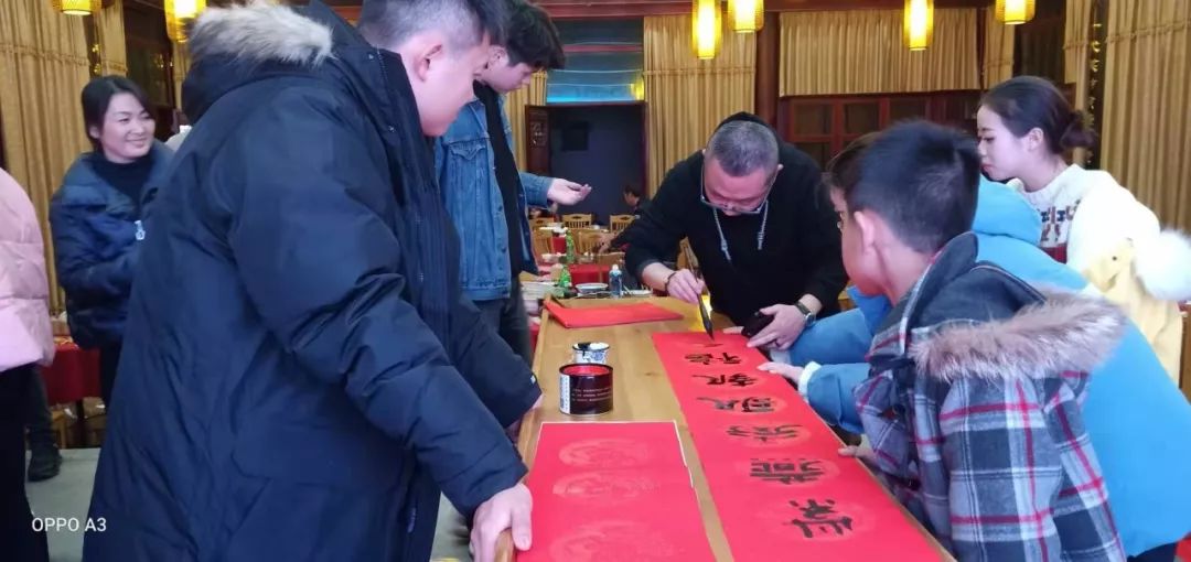 全省书法界深入开展2020“我们的中国梦”——文化进万家、暨“同心同书·祖国新春好”送万福进万家活动(图18) 全省书法界深入开展2020“我们的中国梦”——文化进万家、暨“同心同书·祖国新春好”送万福进万家活动(图18)