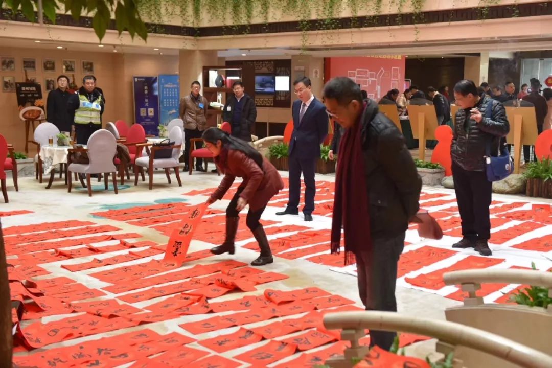 全省书法界深入开展2020“我们的中国梦”——文化进万家、暨“同心同书·祖国新春好”送万福进万家活动(图22) 全省书法界深入开展2020“我们的中国梦”——文化进万家、暨“同心同书·祖国新春好”送万福进万家活动(图22)