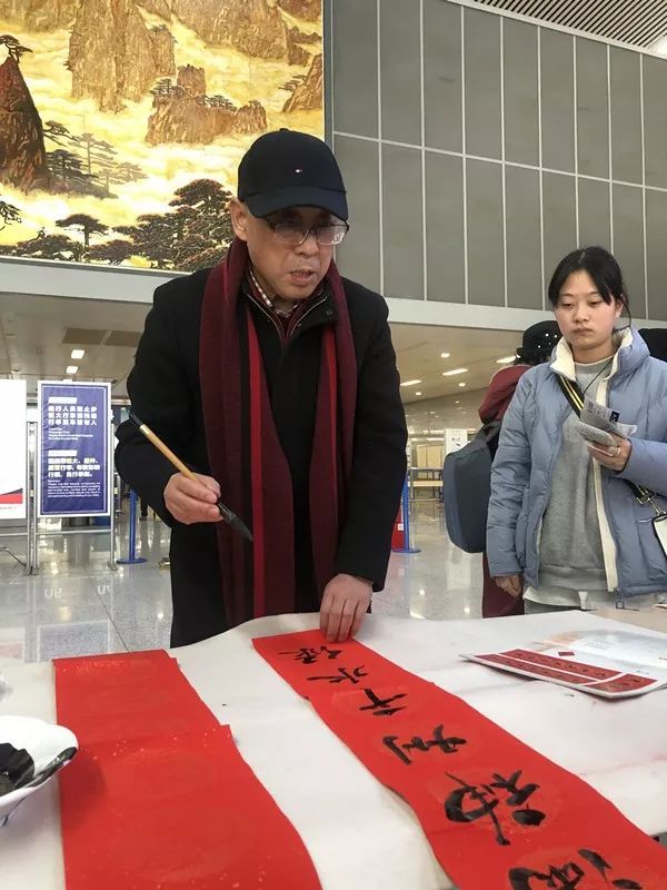 省暨合肥市书协送文化年货活动走进警营、社区、企业和春运一线(图31) 省暨合肥市书协送文化年货活动走进警营、社区、企业和春运一线(图31)