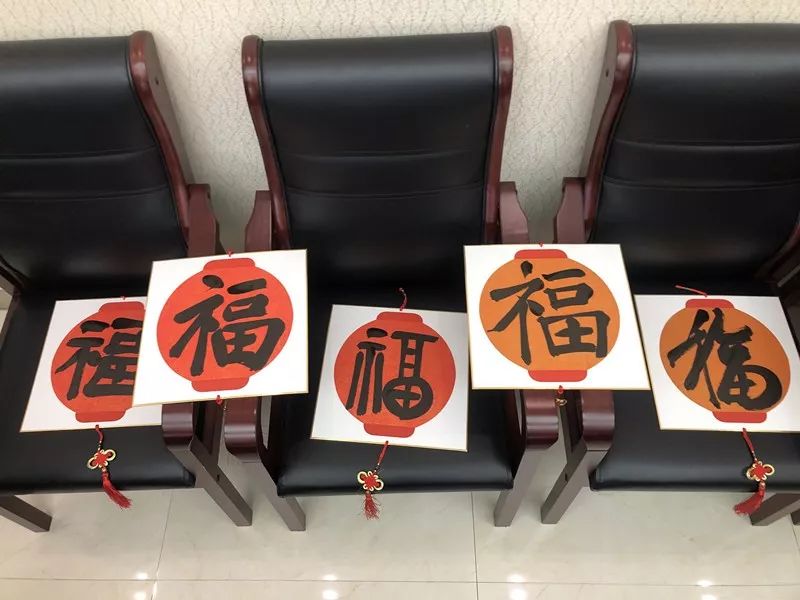 省暨合肥市书协送文化年货活动走进警营、社区、企业和春运一线(图42) 省暨合肥市书协送文化年货活动走进警营、社区、企业和春运一线(图42)