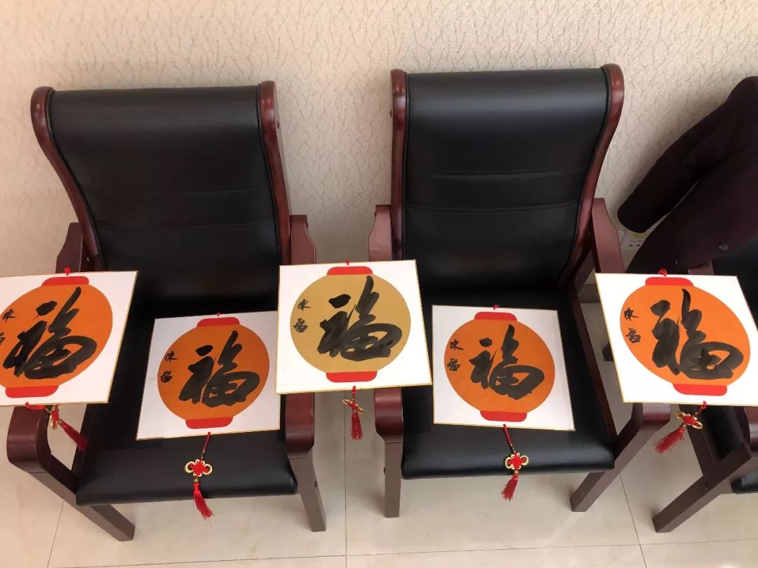 省暨合肥市书协送文化年货活动走进警营、社区、企业和春运一线(图43) 省暨合肥市书协送文化年货活动走进警营、社区、企业和春运一线(图43)