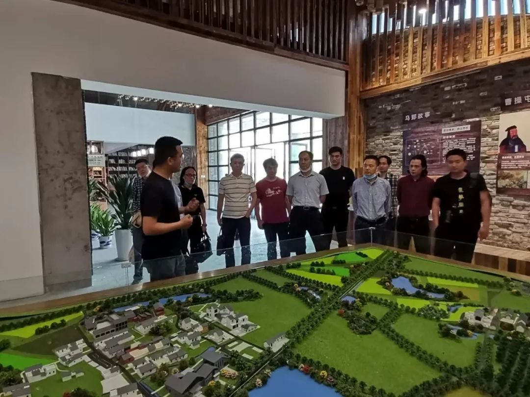 省暨合肥市书协赴长丰县开展“到人民中去”志愿服务活动(图2) 省暨合肥市书协赴长丰县开展“到人民中去”志愿服务活动(图2)