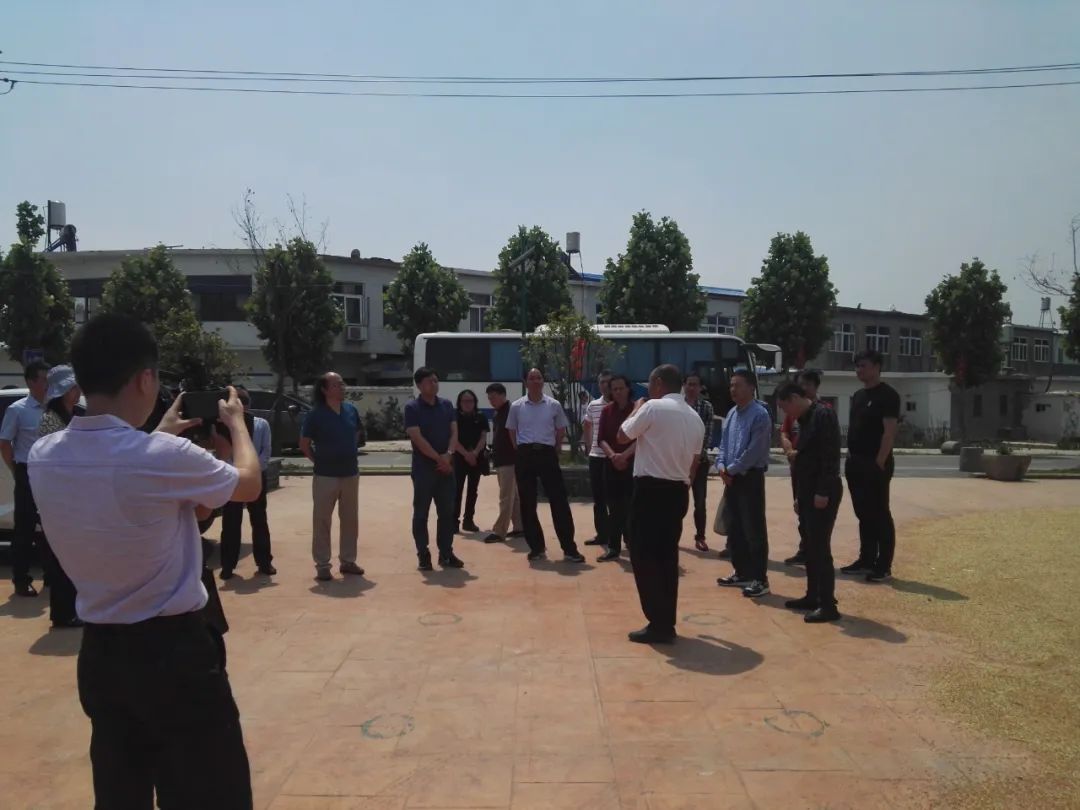 省暨合肥市书协赴长丰县开展“到人民中去”志愿服务活动(图8) 省暨合肥市书协赴长丰县开展“到人民中去”志愿服务活动(图8)