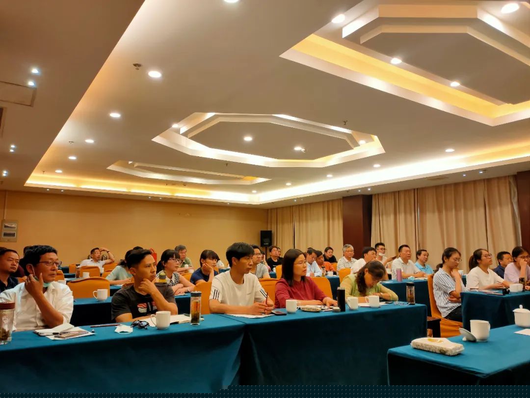 文艺进万家 健康你我他 | 省书协新文艺业态工作委员会在合肥举办书法公益大讲堂(图2) 文艺进万家 健康你我他 | 省书协新文艺业态工作委员会在合肥举办书法公益大讲堂(图2)
