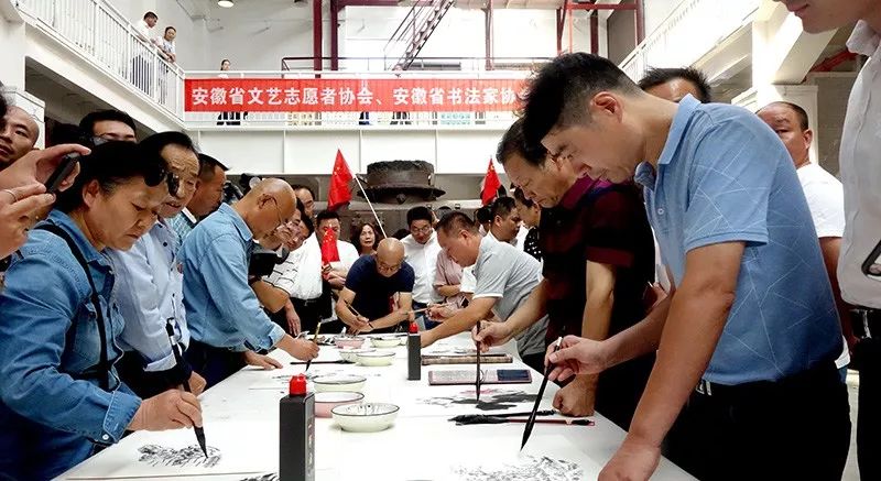 省书协文艺志愿服务活动 “我和我的祖国”阜阳市书法美术作品展在阜阳558文化创意园举行(图4)