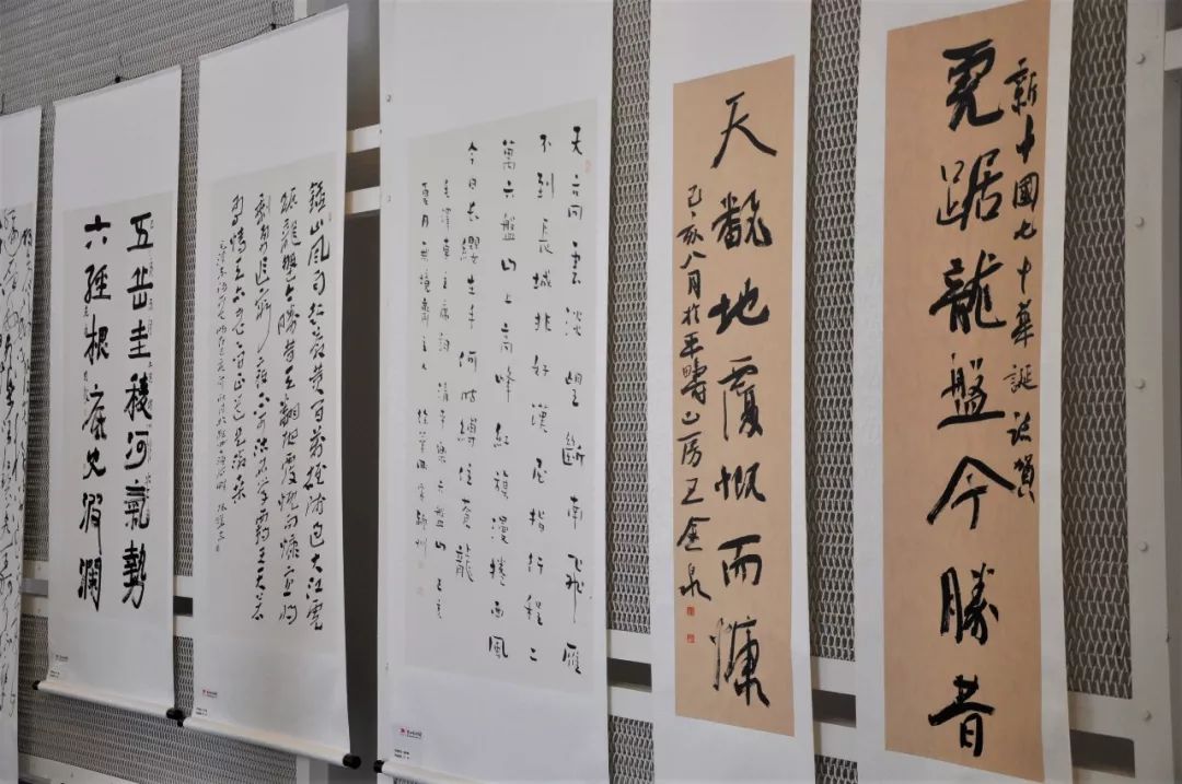 省书协文艺志愿服务活动 “我和我的祖国”阜阳市书法美术作品展在阜阳558文化创意园举行(图16)