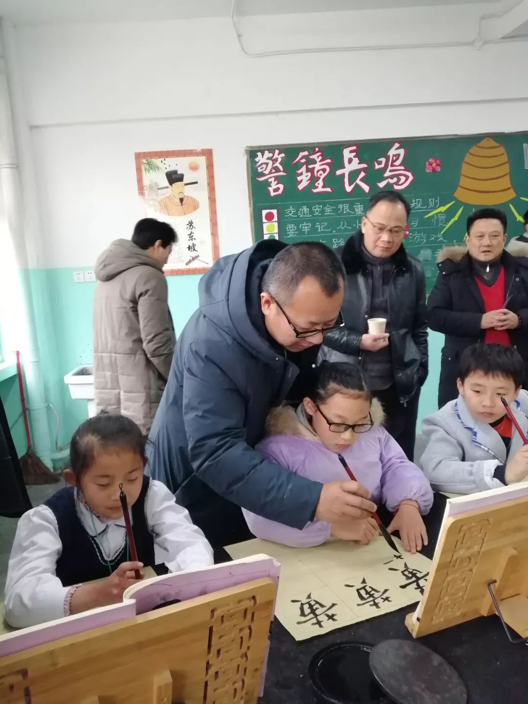 省书协教育培训工作委员会赴舒城县开展文艺志愿服务活动(图4) 省书协教育培训工作委员会赴舒城县开展文艺志愿服务活动(图4)