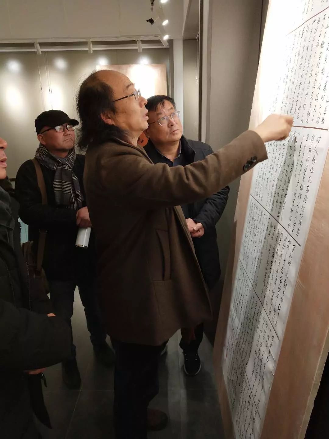 安徽省书协文艺志愿服务分队走进阜南、利辛、萧县开展"送文化年货"活动。(图22) 安徽省书协文艺志愿服务分队走进阜南、利辛、萧县开展"送文化年货"活动。(图22)