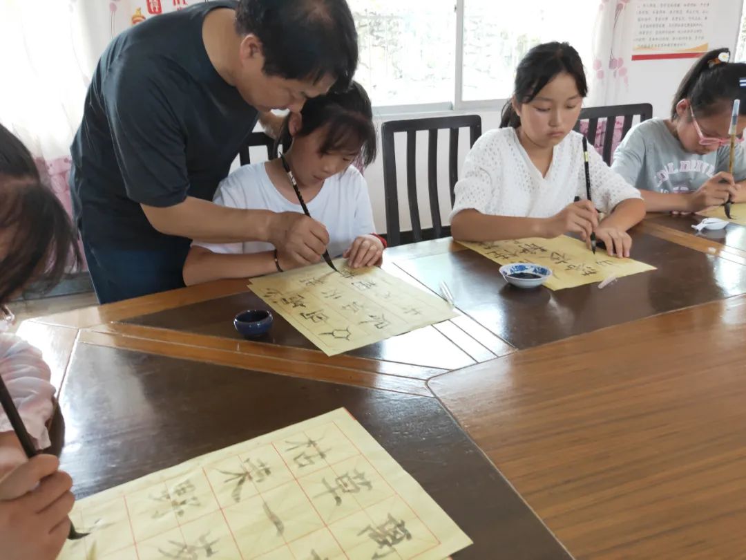省书协教育培训工作委员会在黄山市举行年度工作会议暨"到人民中去"志愿服务活动(图11)