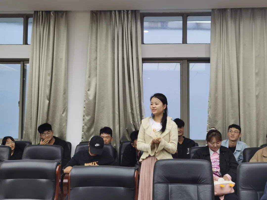 首届安徽省大学生书法篆刻艺术作品展暨省书协学术进高校交流座谈会在安徽师范大学美术学院举行(图9)